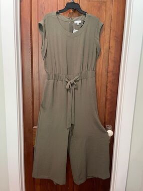 Calvin Klein Sleeveless Olive Green Wide-Leg Jumpsuit with Waist Tie